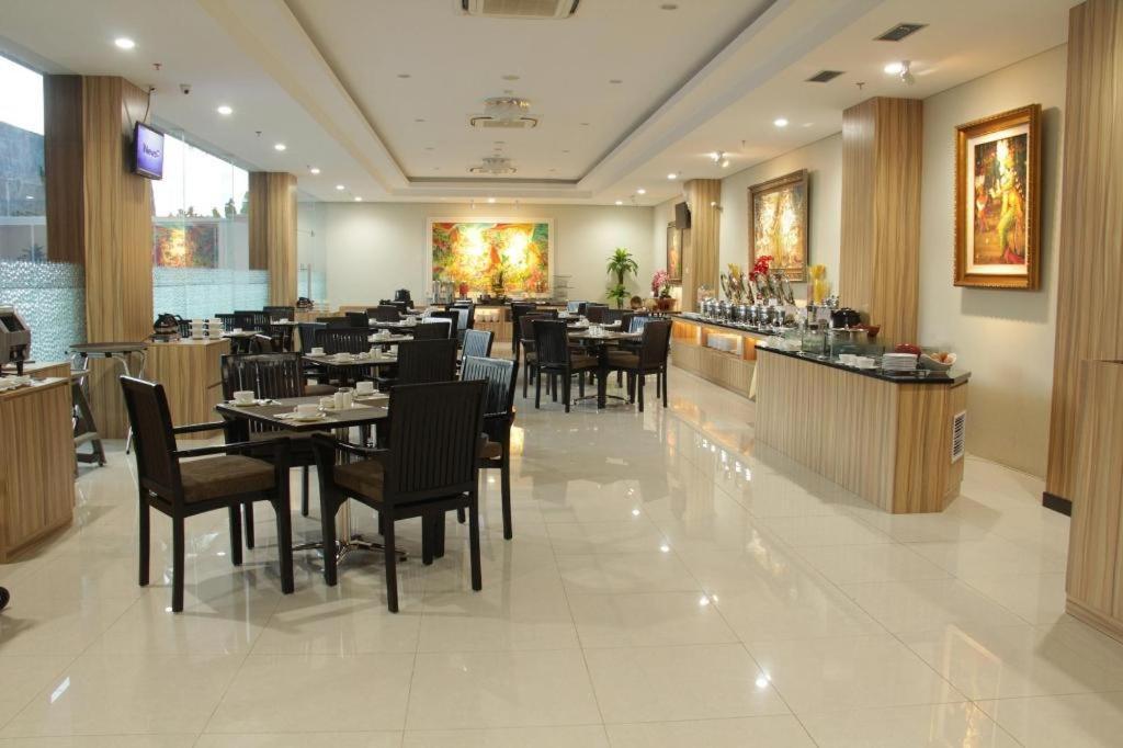 Atrium Premiere Cilacap Exteriér fotografie