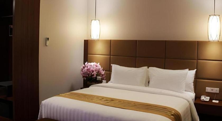Atrium Premiere Cilacap Exteriér fotografie