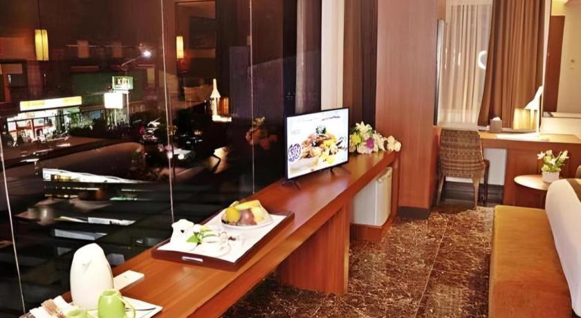Atrium Premiere Cilacap Exteriér fotografie