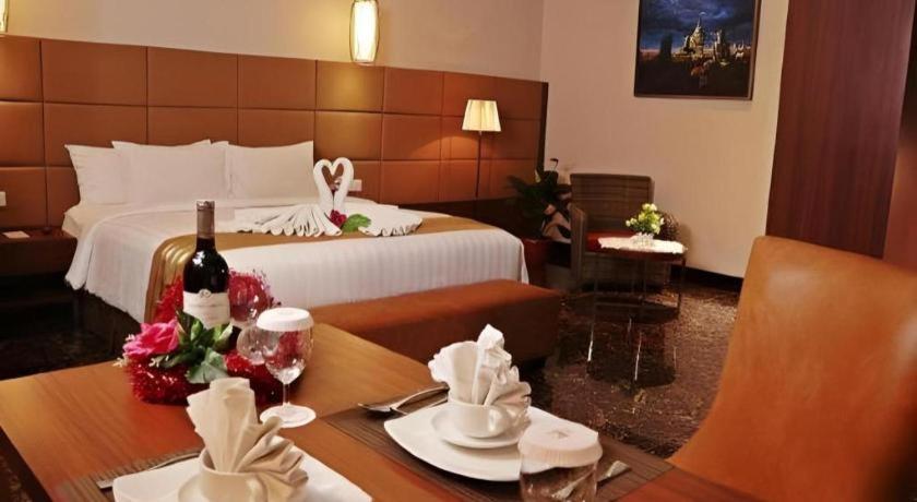 Atrium Premiere Cilacap Exteriér fotografie