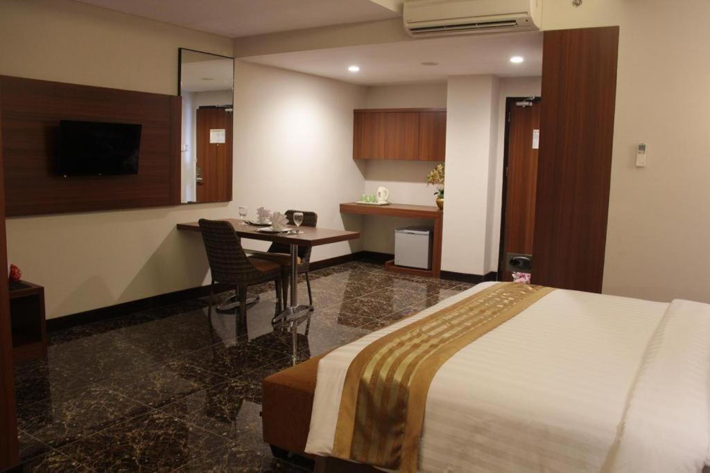 Atrium Premiere Cilacap Exteriér fotografie