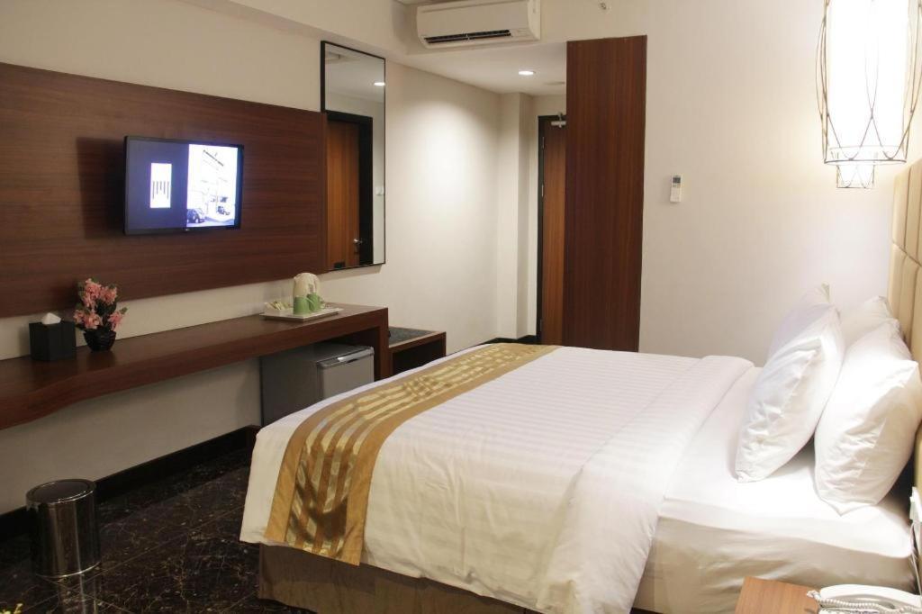 Atrium Premiere Cilacap Exteriér fotografie
