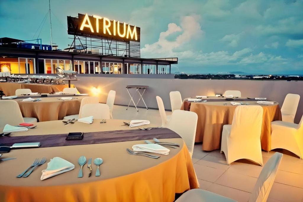 Atrium Premiere Cilacap Exteriér fotografie
