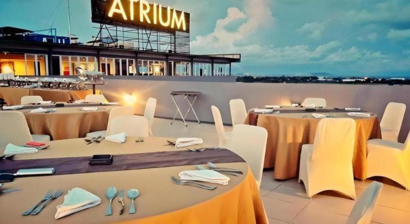 Atrium Premiere Cilacap Exteriér fotografie