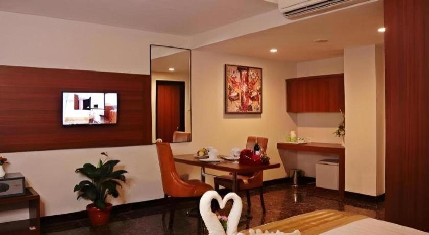 Atrium Premiere Cilacap Exteriér fotografie