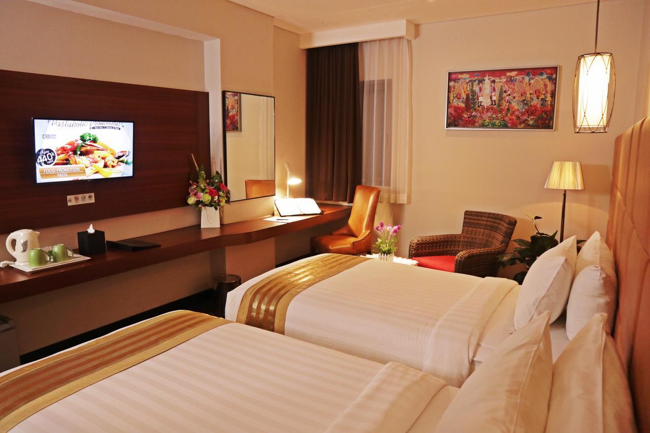 Atrium Premiere Cilacap Exteriér fotografie