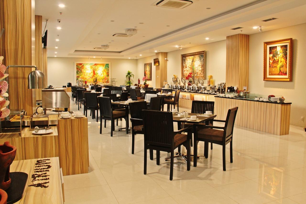 Atrium Premiere Cilacap Exteriér fotografie